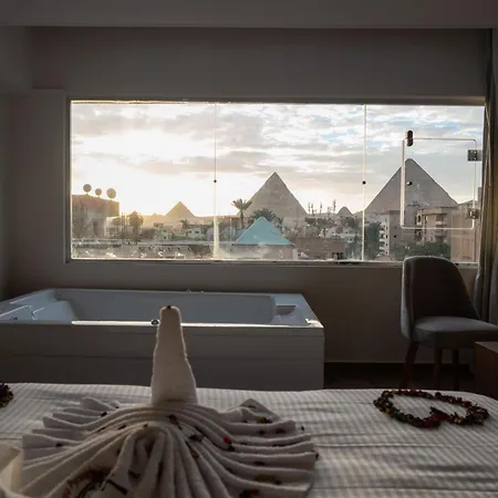 Tuia Pyramids Hotel